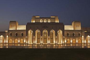 Vous dcouvrirez la majestueuse architecture et les palais de la ville