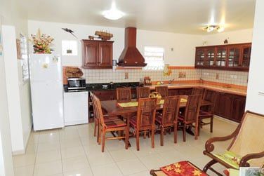 Vous apprcierez le coin salon  ct de votre cuisine