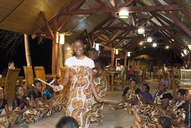 En soire, vivez au rythme local