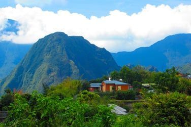 Et des villages croles perdus au milieu des montagnes