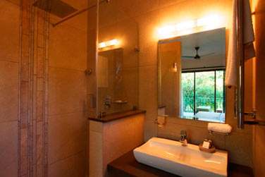 Les salles de bain sont modernes