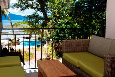 Certains balcons offrent une vue sur la mer