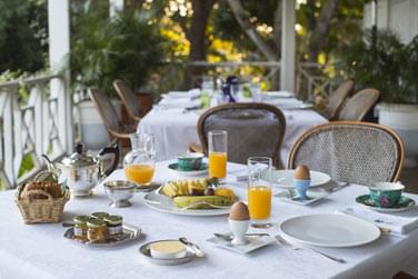 Espace extrieur en plein air pour un bon eptit djeuner en air frais