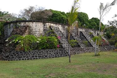 Magnifique vue sur le jardin tropical de la demeure saint antoine