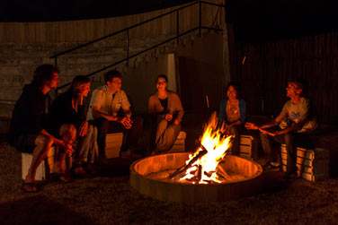 Vous pourrez vous retrouver le soir autour d'un feu de camp en toute convivialit