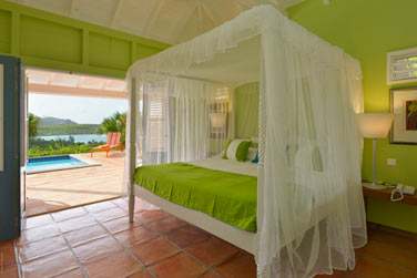 Une chambre de la villa Iguana aux tons anis !