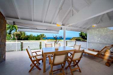 La spacieuse terrasse de la Suite Junior