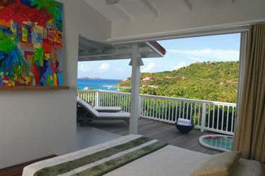 La terrasse de la Suite avec bain  remous