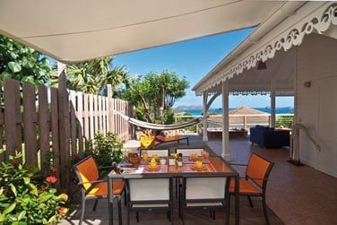 La terrasse confortablement amnage