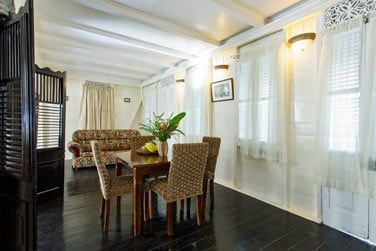 Le coin salon de la deluxe 1 chambre