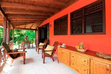 La villa est spacieuse