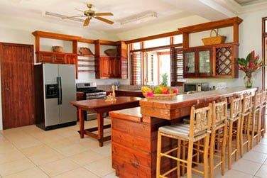 La villa dispose d'une cuisine entirement quipe