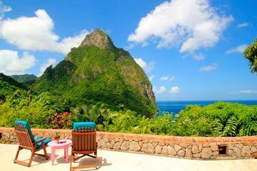 Un cocon de tranquillit  face aux fameux pitons de Sainte Lucie