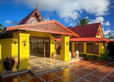 L'htel vous accueille dans son atmosphre tranquille