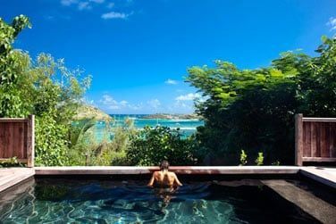 La piscine prive de la suite vue mer