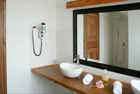 Salle de bain avec double vasque