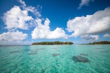 Un lieu exclusif : seuls les rsidents des htels du groupe LUX* Resorts peuvent accder  l'le des Deux Cocos !