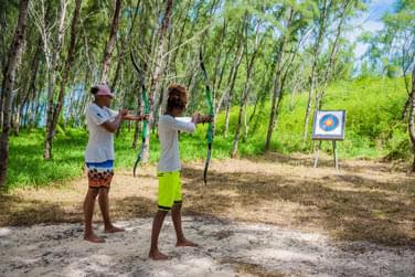 Des activits sont proposs comme le tir--l 'arc