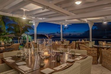 Le restaurant du lodge propose une cuisine franaise raffine trs rpute sur l'le