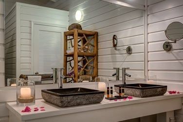 La salle de bain de la Suite Saba