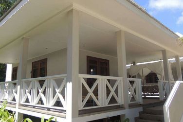 On cr une villa prive !