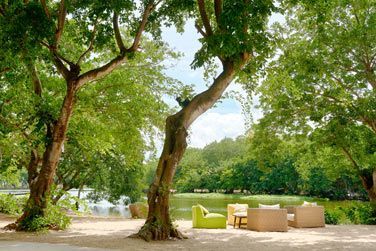 Profitez galement du calme de la rivire bordant l'htel...