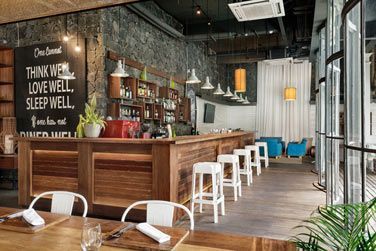 Salades et burgers dans un esprit trendy et factory