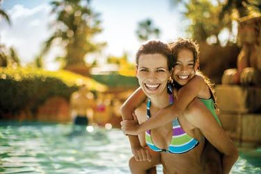 Piscines, toboggans, cascades... le paradis des amoureux d'activits aquatiques