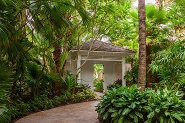 Promenez-vous au coeur des jardins luxuriants