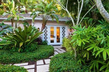 Le cottage jardin au coeur de la nature luxuriante