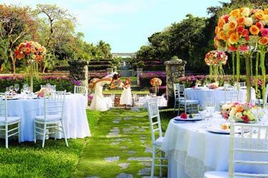 Face  la mer, au coeur des splendides jardins, de trs belles crmonies peuvent tre organises