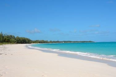 Un archipel de 365 les et lots tendus  40 min de vol de Nassau