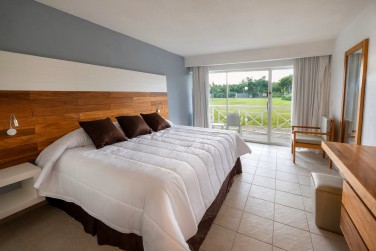 Votre chambre suprieure avec vue sur les jardins avec un lit king...