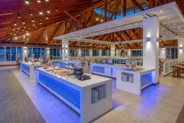 Le restaurant principal Junkanoo vous propose un buffet vari international.