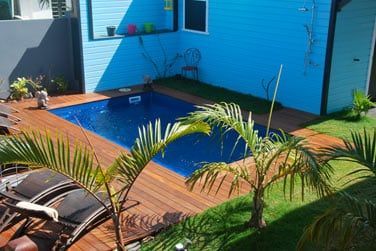 Entre deux visites, la piscine vous attend pour une pause dtente