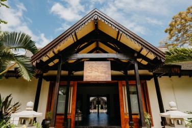 Passez la porte pour vous dtendre dans ce magnifique Spa.