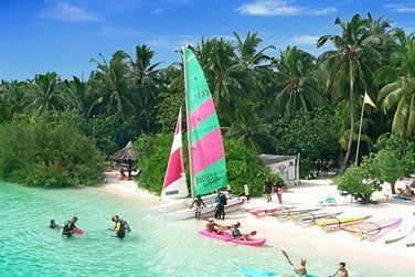 Le centre nautique vous proposera mille et une faon de parcourir le lagon