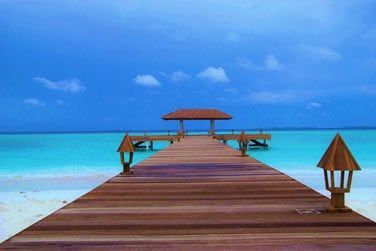 Partez  la dcouverte de l'le d'Hanimadhoo,  45 min au nord de Mal