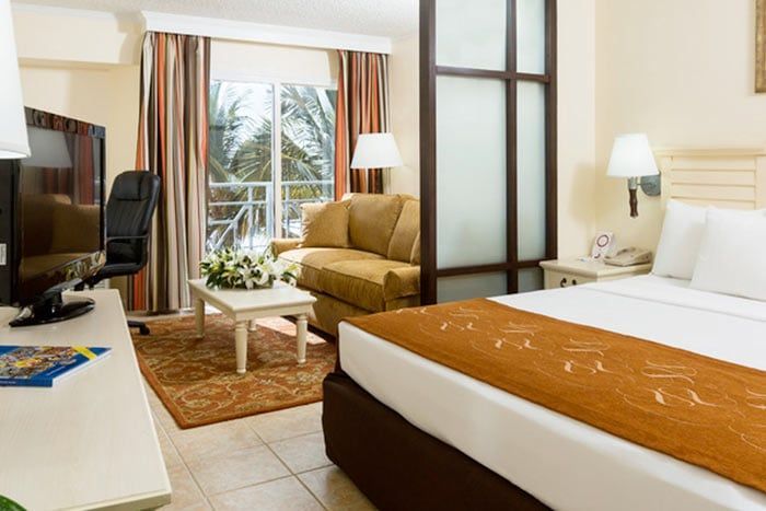 photo comfort suites paradise island