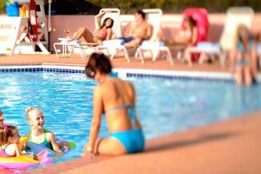 Vous pourrez profiter de la piscine de l'htel