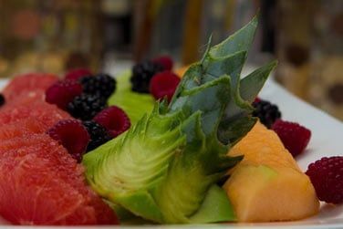 Vous aurez l'occasion de dguster de bons plats typiques et de belles assiettes de fruits frais !