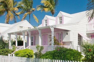 La ville de Dunmore Town n'est pas trs loin