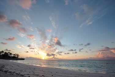La plage de sable fin pour admirer le paysage
