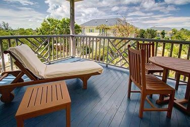 La vranda amnage pour un moment de repos