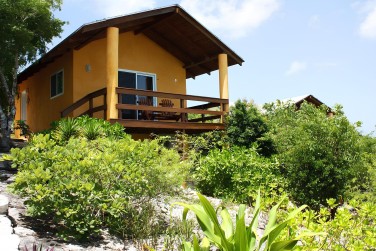 Intimit� et s�r�nit� garanties avec seulement 5 bungalows...