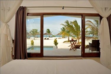 Elle offre un accs direct  la plage