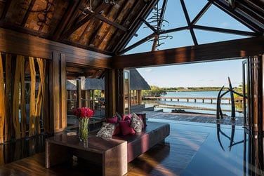 La rception de l'htel au style naturel et raffin