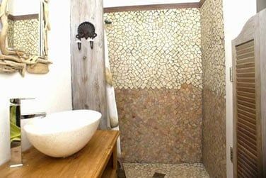 La salle de bain avec sa douche  l'italienne