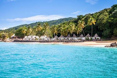 Au bord de la mer des Carabes, bienvenue au Langley Resort Fort Royal !