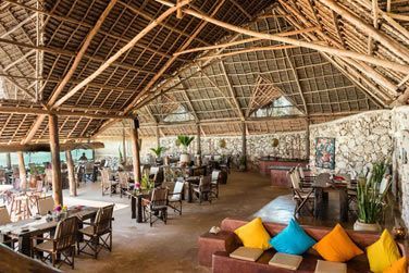 Les Chefs servent des plats  base de produits locaux